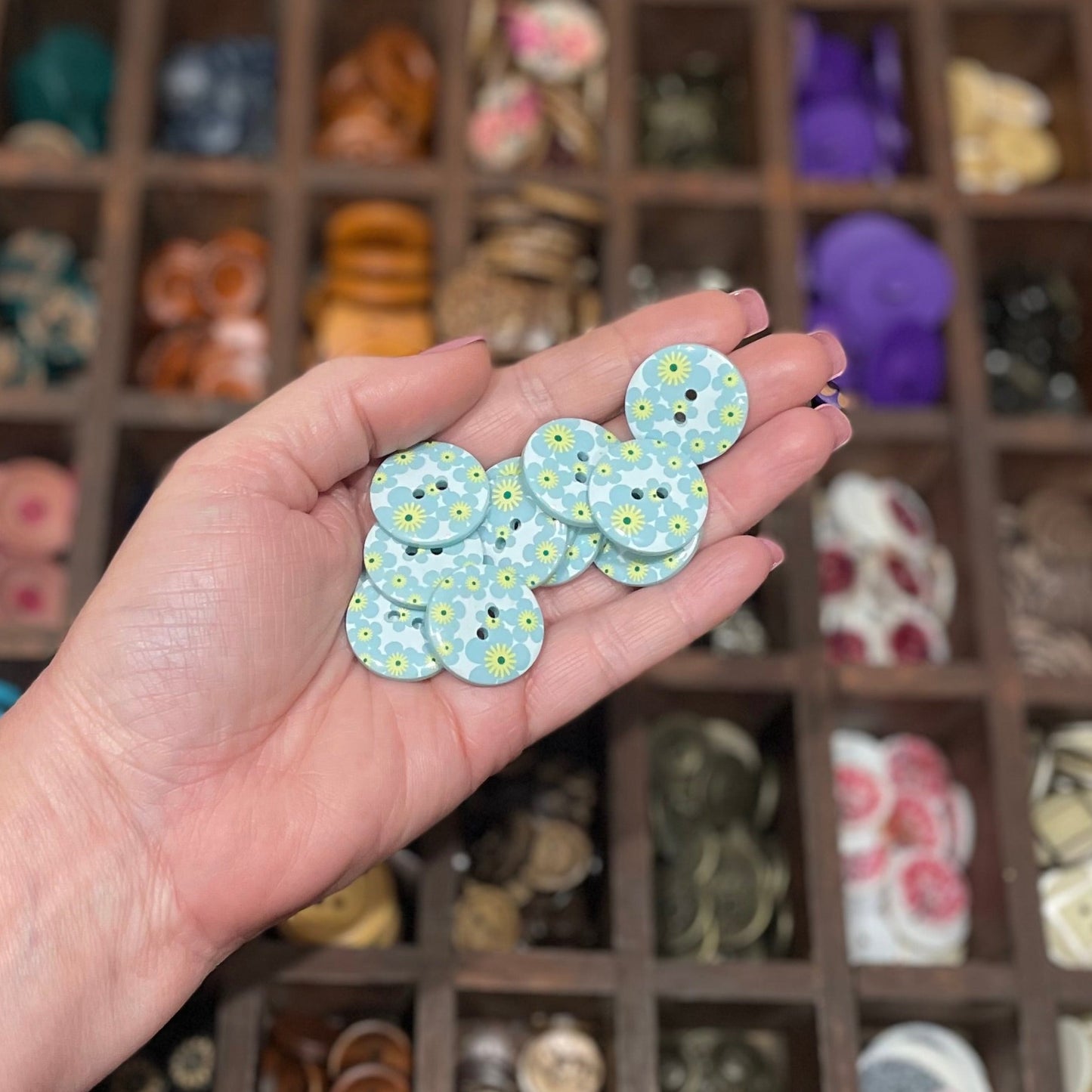 Button, Pale Blue Flower Power Resin, 23mm