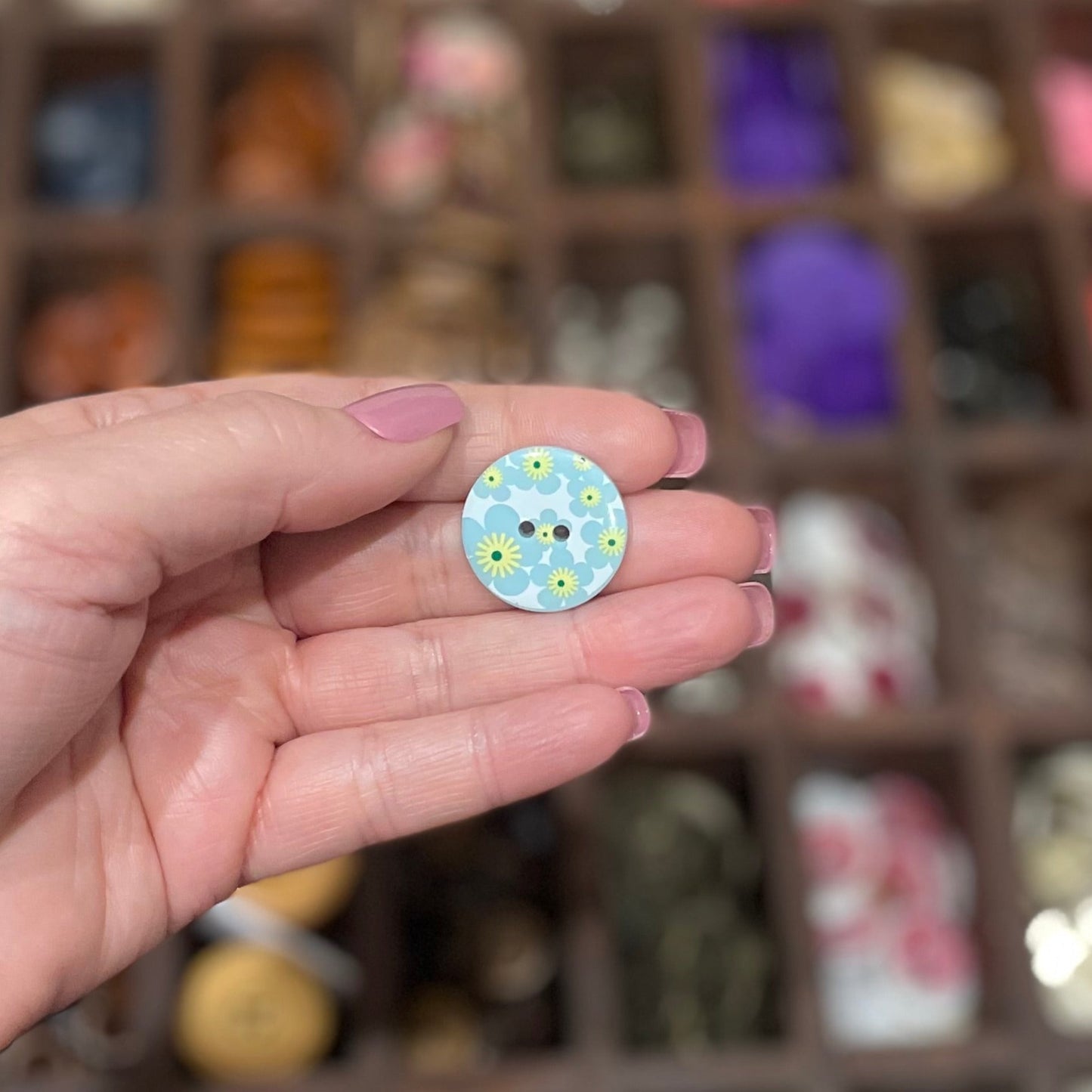 Button, Pale Blue Flower Power Resin, 23mm