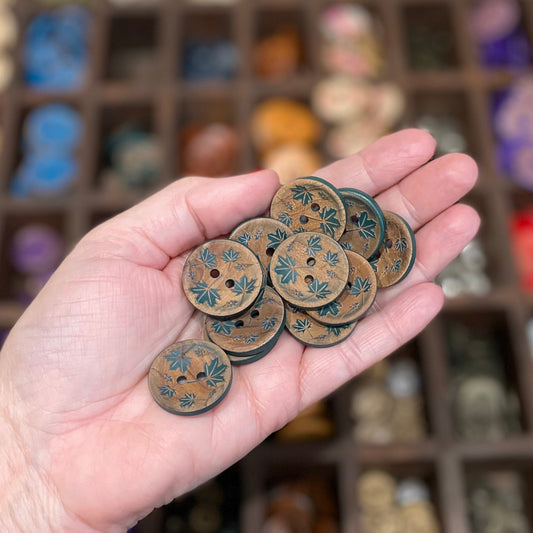 Button, Green Maple Leaf Pear Wood, 25mm