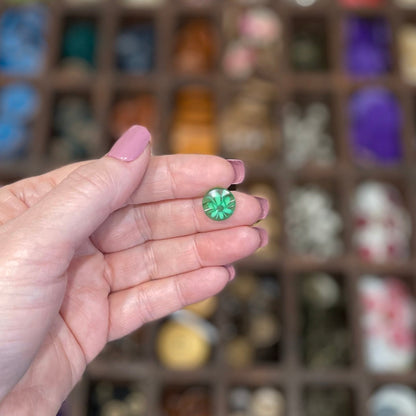 Button, Green Daisy Resin, 12mm