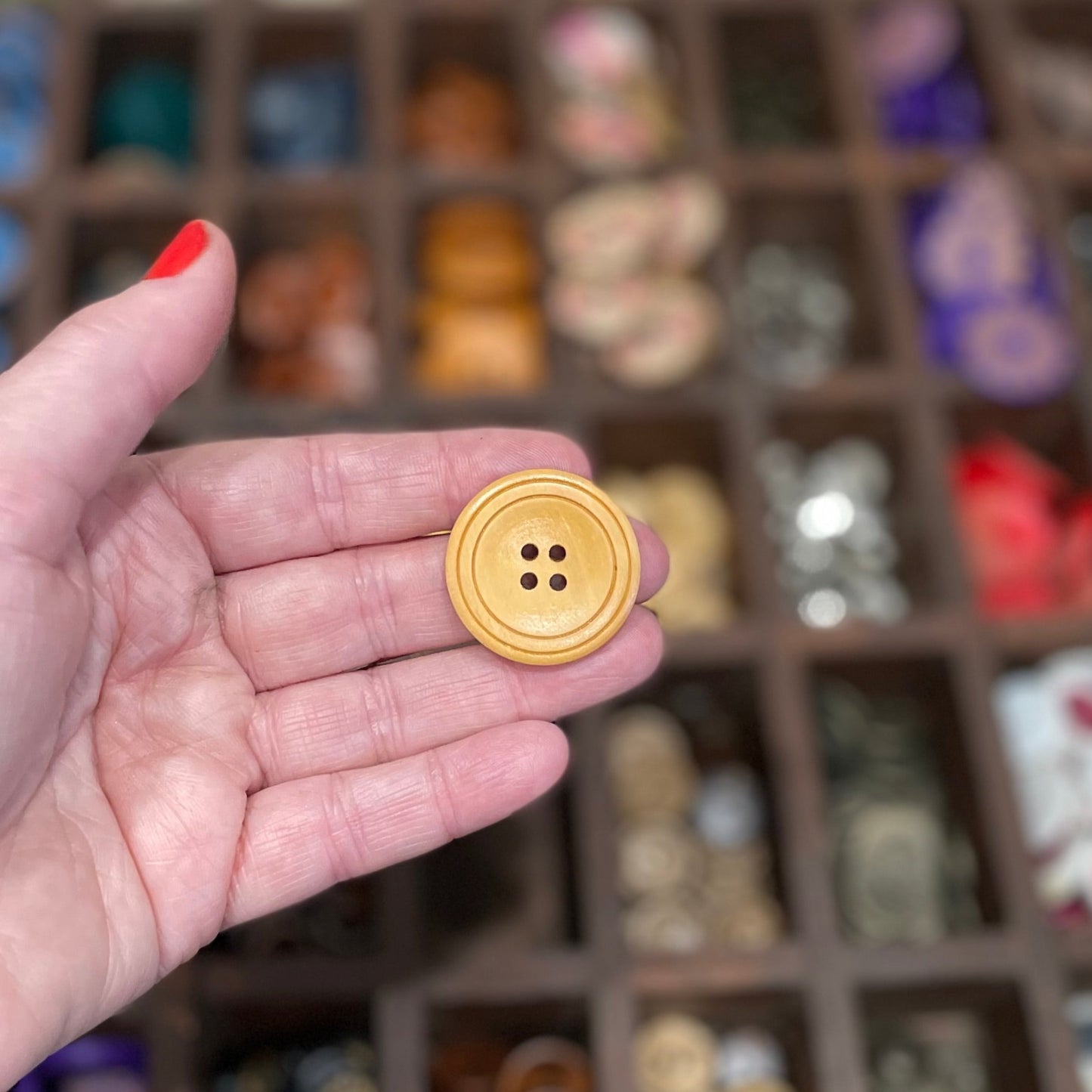 Button, Light Brown Circle Pear Wood, 30mm