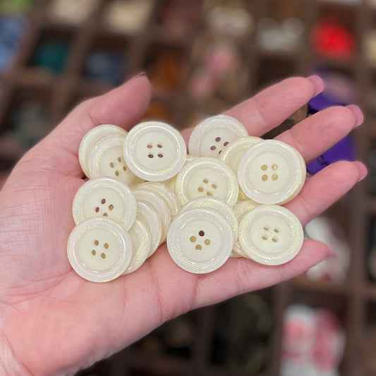 Button, Vintage Cream Shimmer Acrylic, 25mm