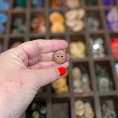 Button, Brown Ombre Pear Wood, 20mm