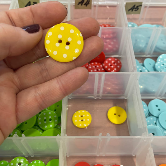 Button, Yellow with White Spots Resin, 25mm