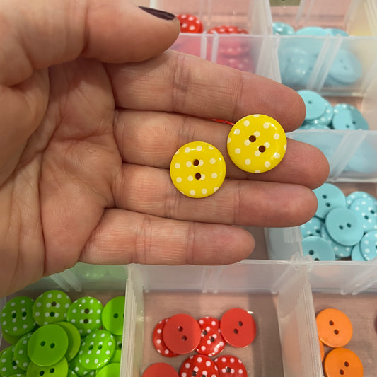 Button, Yellow with White Spots Resin, 18mm