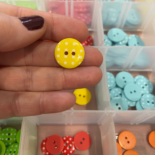 Button, Yellow with White Spots Resin, 18mm