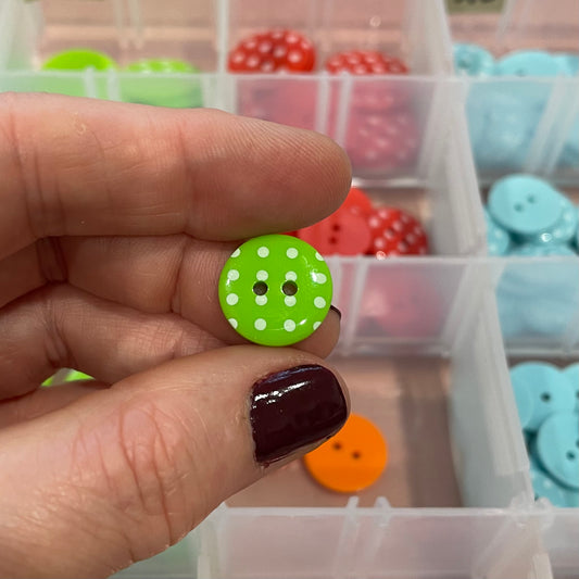 Button, Green with White Spots Resin, 15mm