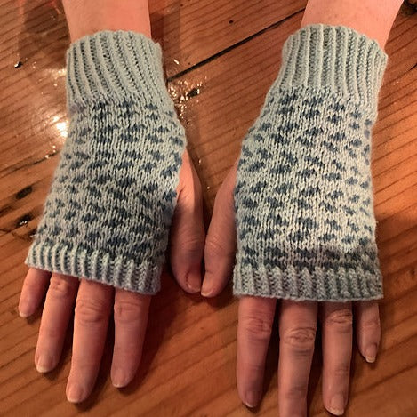 Bilberry Fingerless Mitts