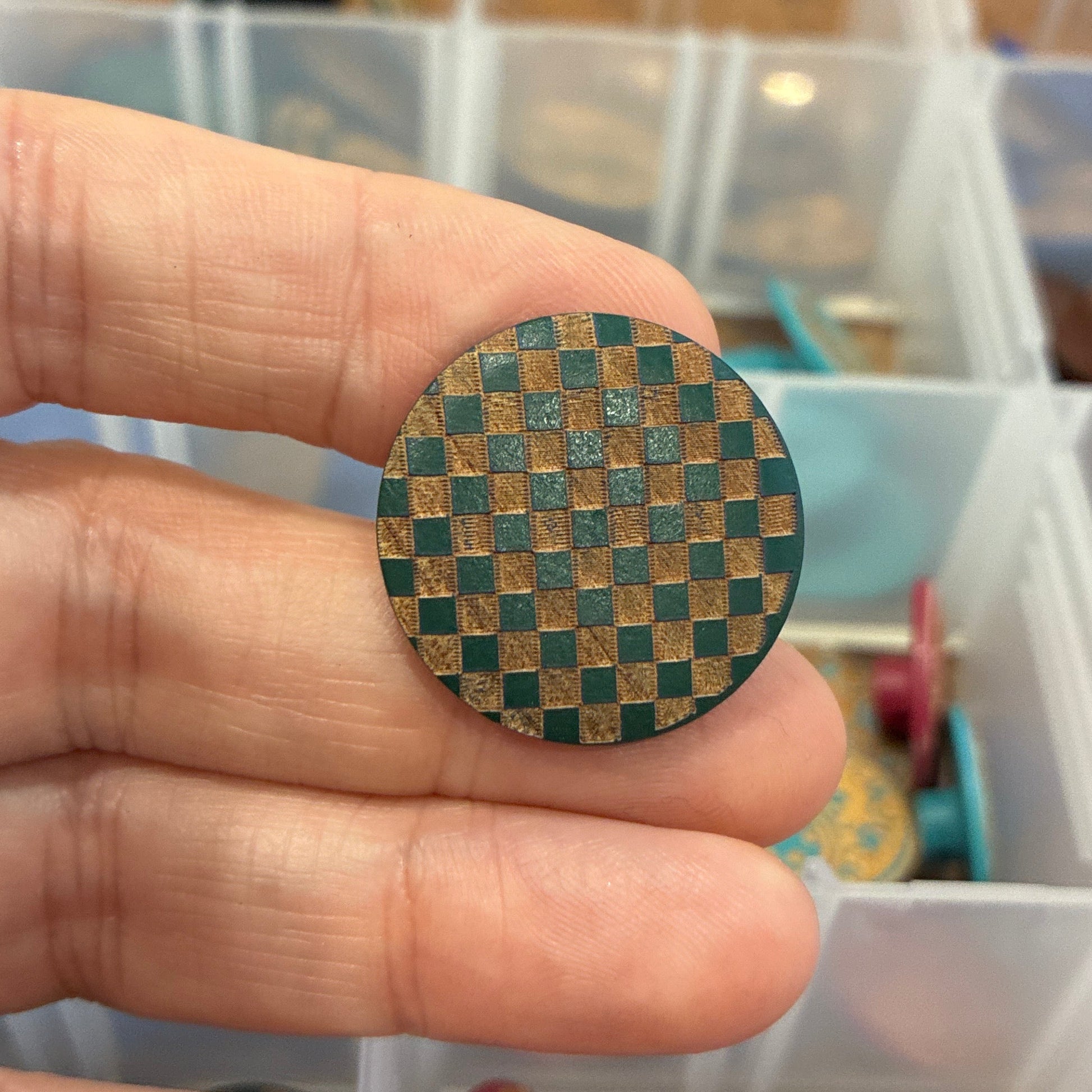 Button, Dark Green Check Pear Wood, 25mm Shanked