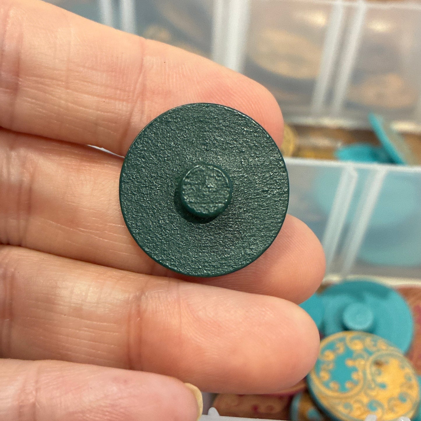 Button, Dark Green Floral Ying Yang Pear Wood, 23mm Shanked