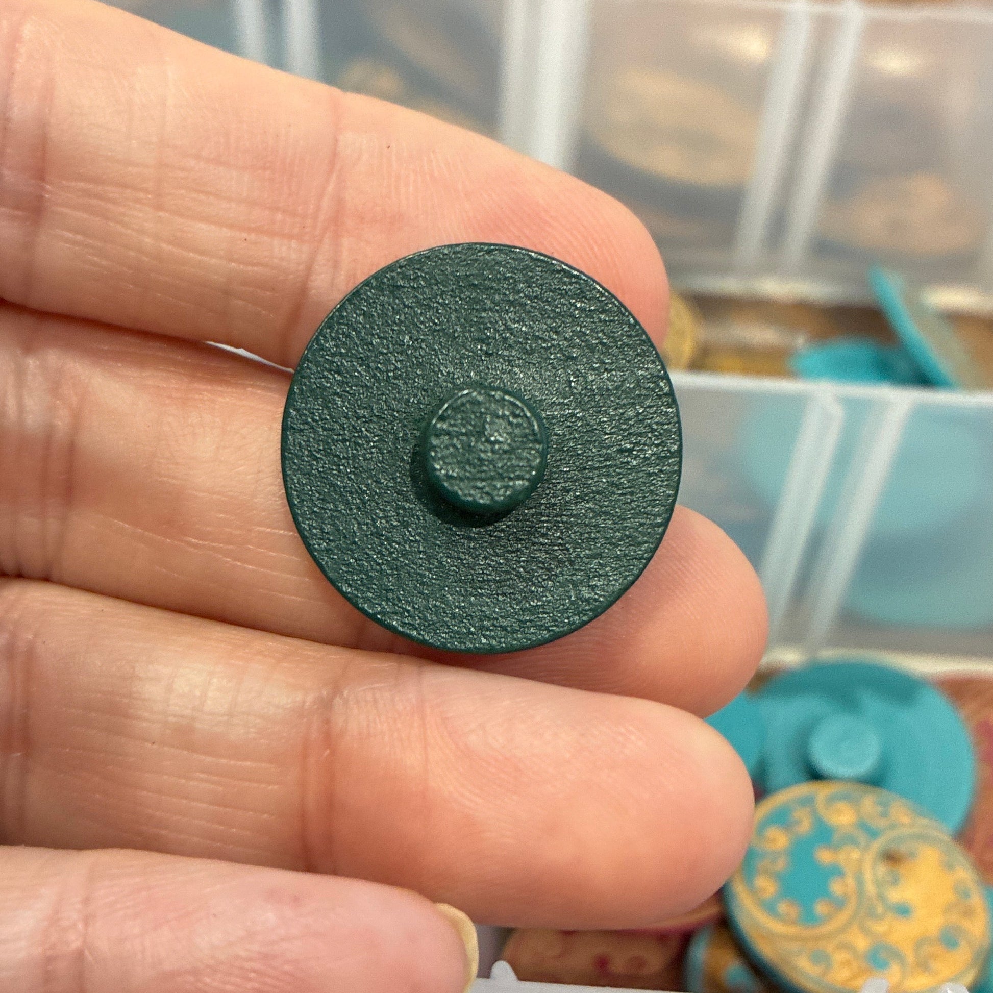 Button, Dark Green Floral Ying Yang Pear Wood, 23mm Shanked