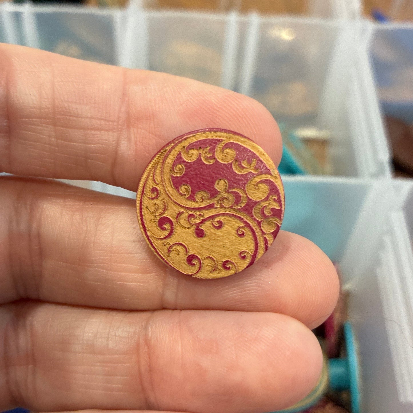 Button, Maroon Floral Ying Yang Pear Wood, 20mm Shanked