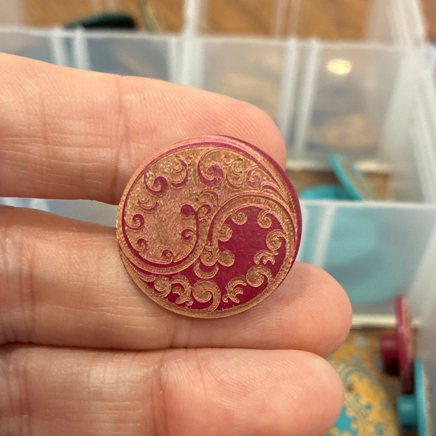 Button, Maroon Floral Ying Yang Pear Wood, 23mm Shanked