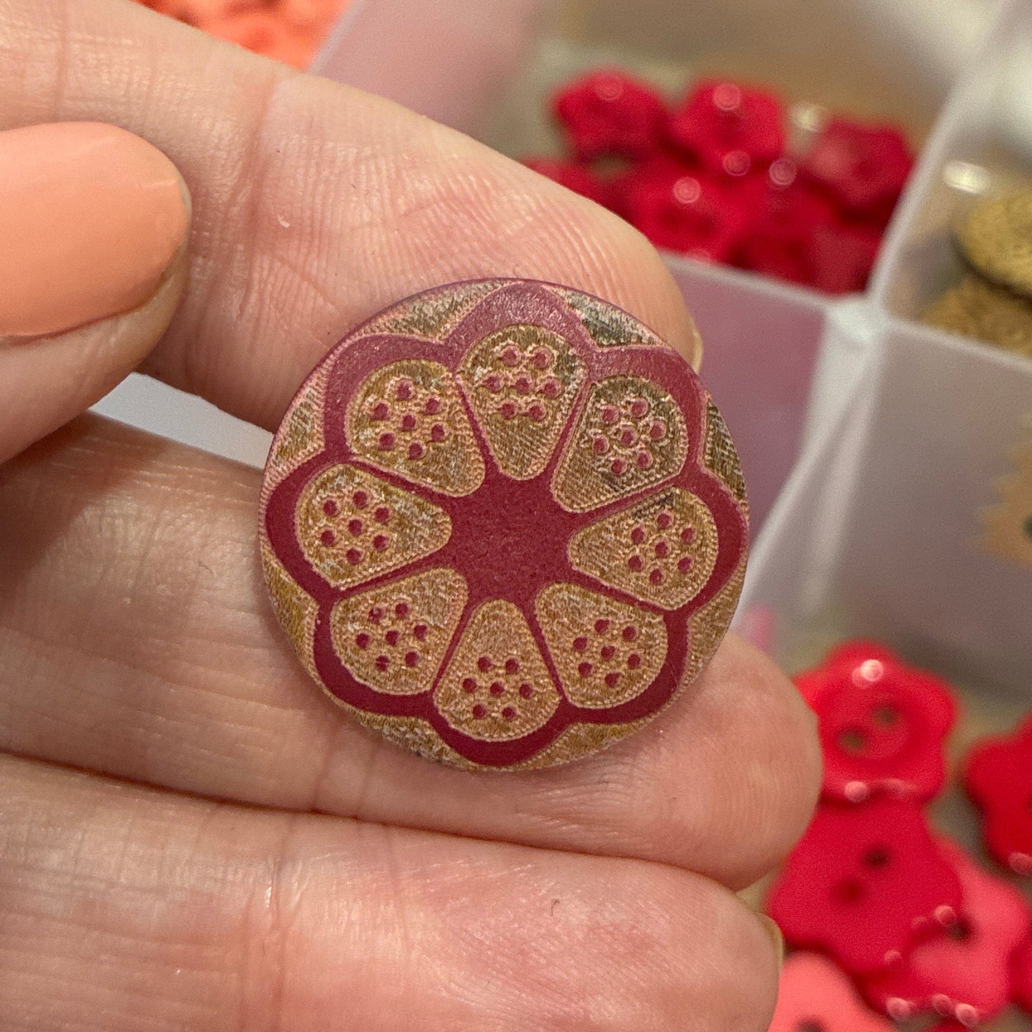 Button, Maroon Flower Pear Wood, 23mm Shanked