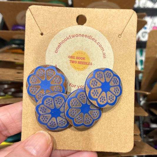 Buttons, Card of 4, Flower Pear Wood, 23mm
