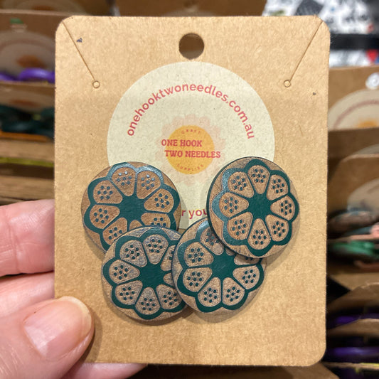 Buttons, Card of 4, Flower Pear Wood, 23mm
