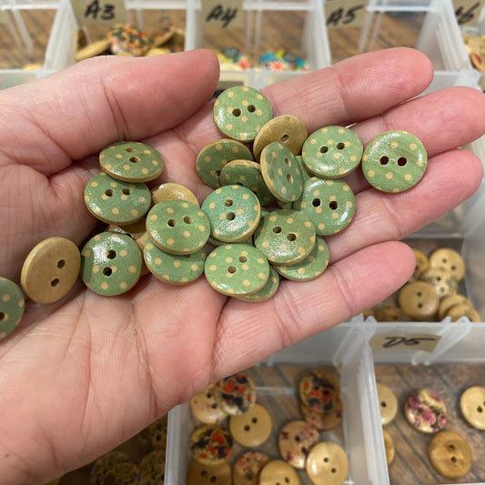 Button, Rustic Green Polka Dot Pear Wood, 15mm