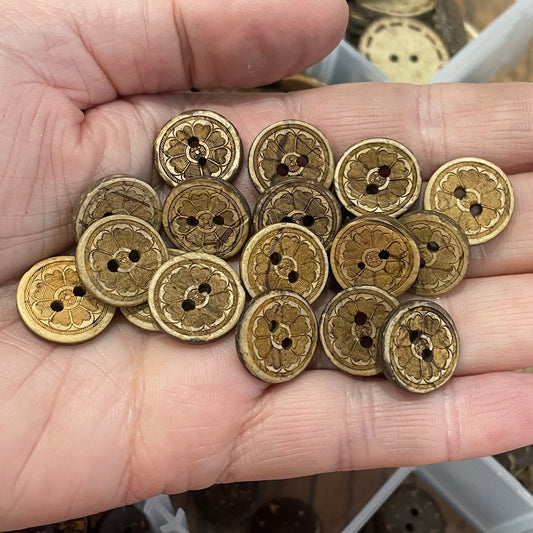 Button, Zinnia Coconut, 15mm