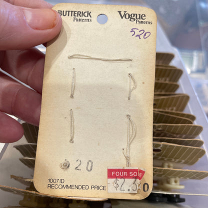 Buttons, Vintage Beutron 520, 13mm