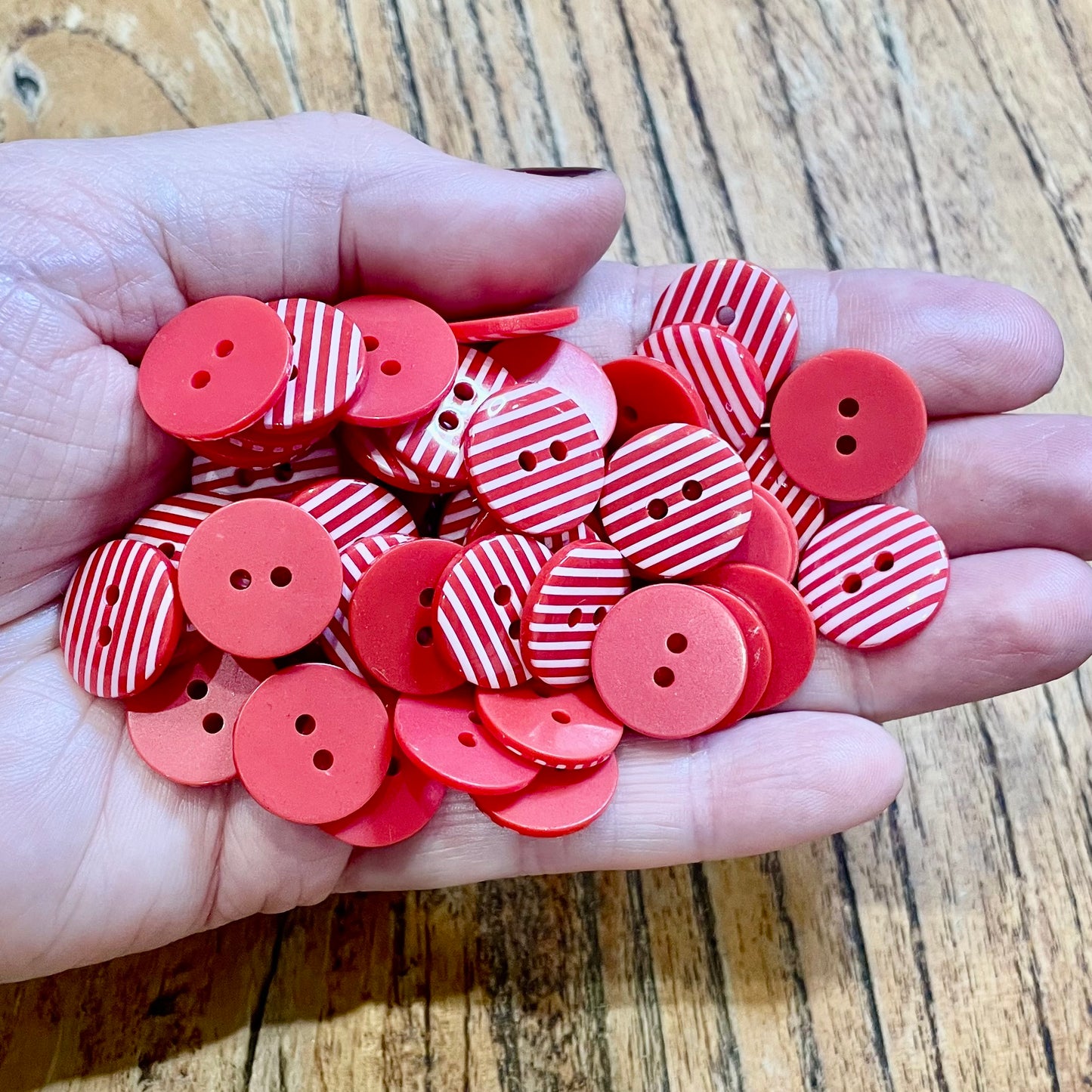 Button, Red and White Stripes Resin, 15mm