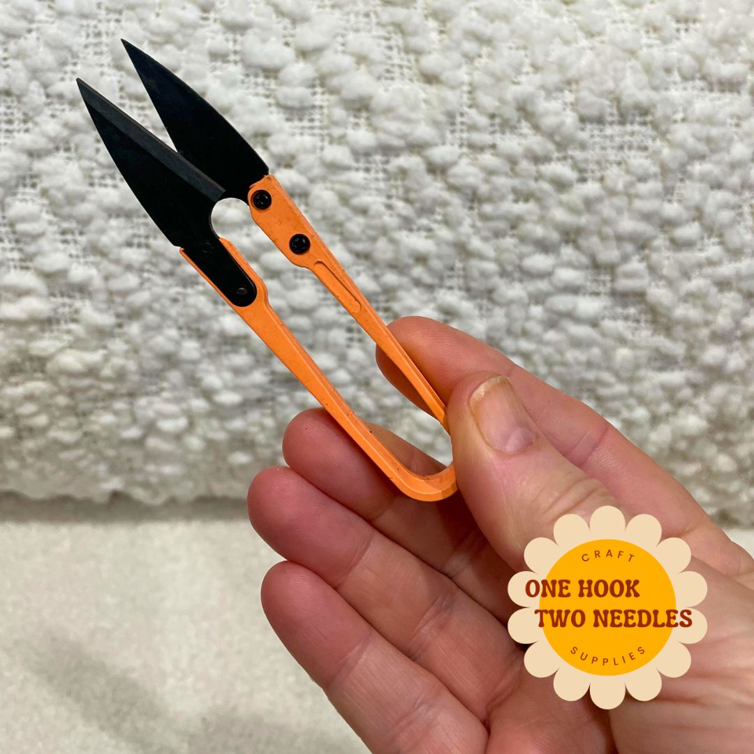 Thread Snips, Carbon Steel Blade – ONE HOOK TWO NEEDLES
