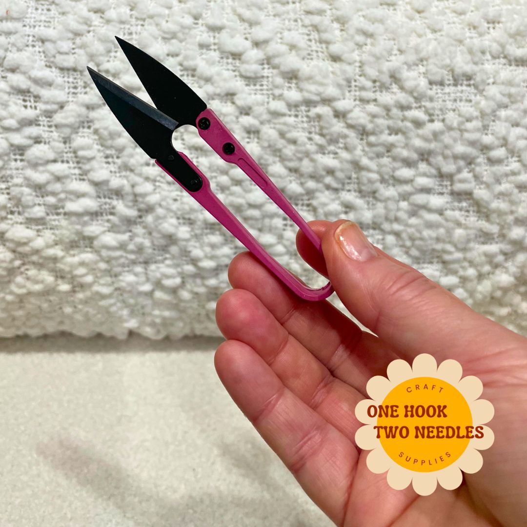 Thread Snips, Carbon Steel Blade – ONE HOOK TWO NEEDLES